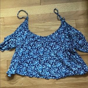 Hollister floral shoulder cutout flowy crop top